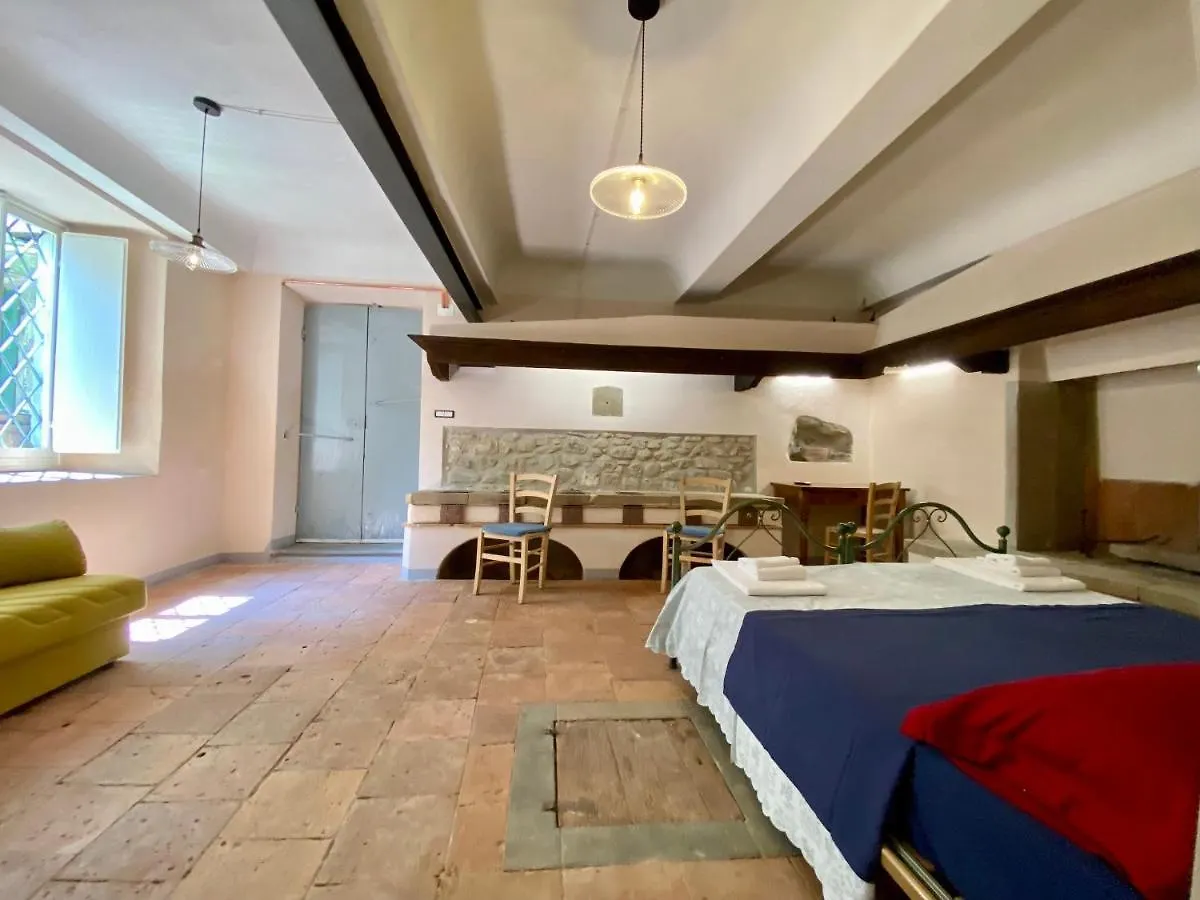Loft Moorings Bed & Breakfast Barga Italy