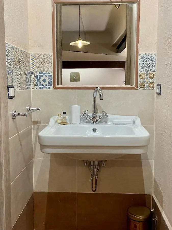 Loft Moorings Bed & Breakfast Barga Italy