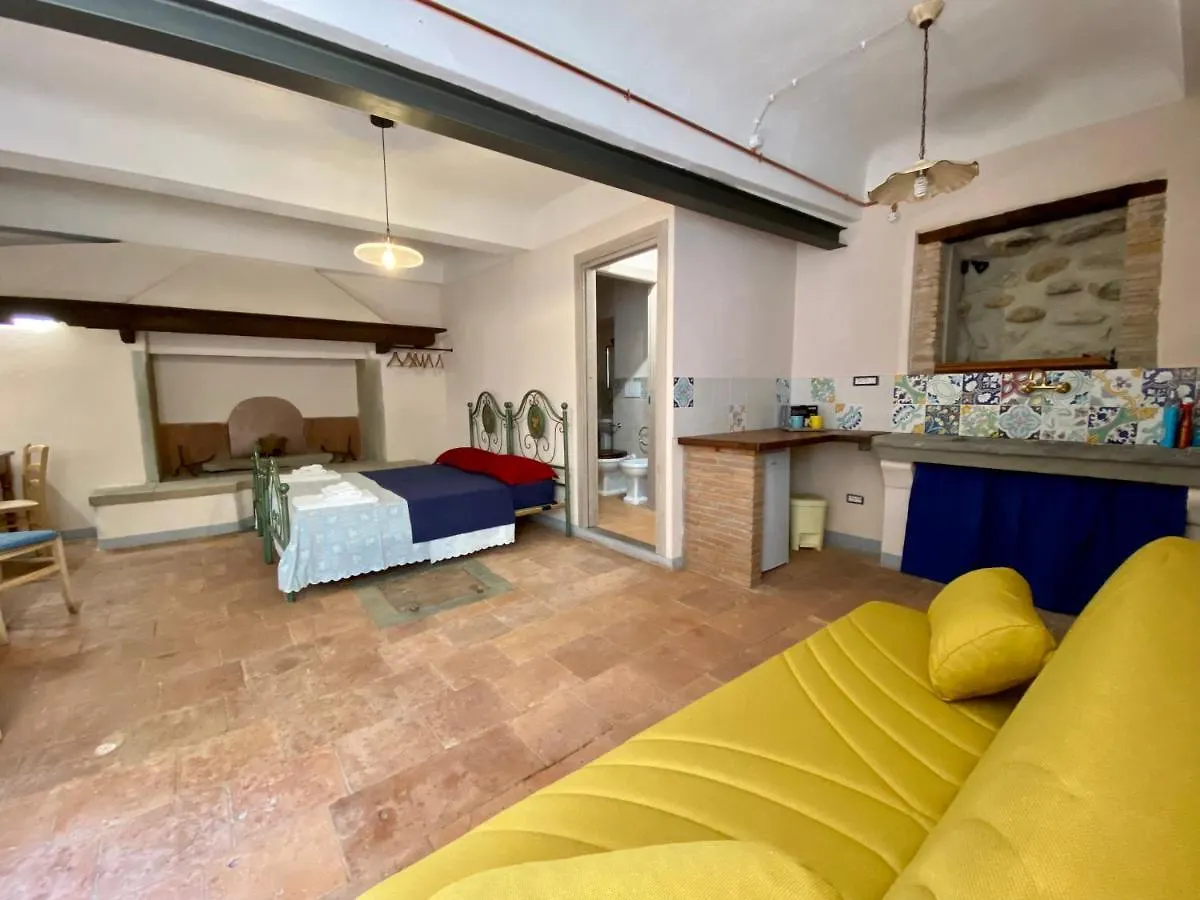 Loft Moorings Bed & Breakfast Barga Italy